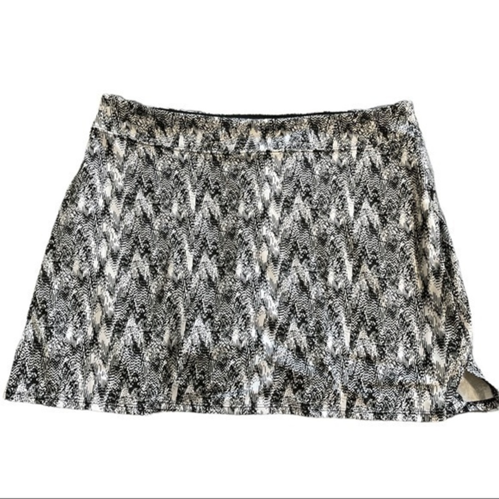 TRANQUILITY TENNIS SKORT SIZE MED EUC NEW #6966